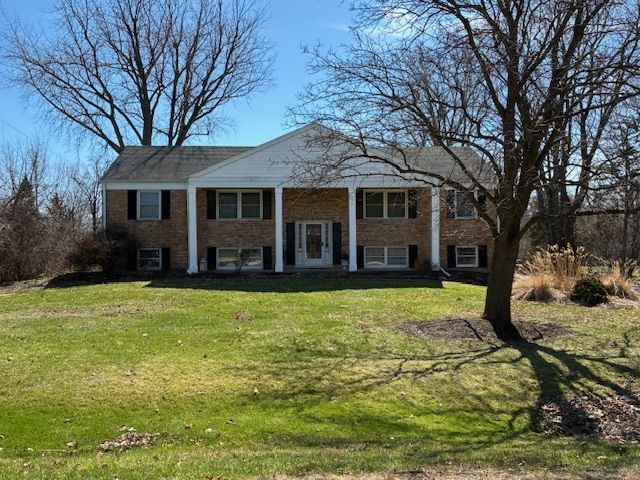 16w567 Hillside Lane, Willowbrook, IL 60527 Main Photo