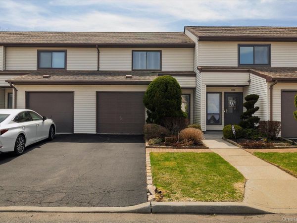 100 Daly Boulevard , Unit 2005, Oceanside, NY 11572