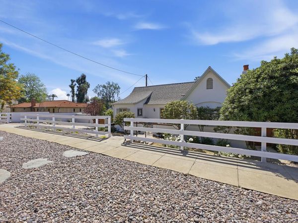 1124 E Mariposa Street, Altadena, CA 91001