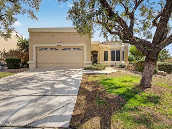 8513 W ORAIBI Drive, Peoria, AZ 85382