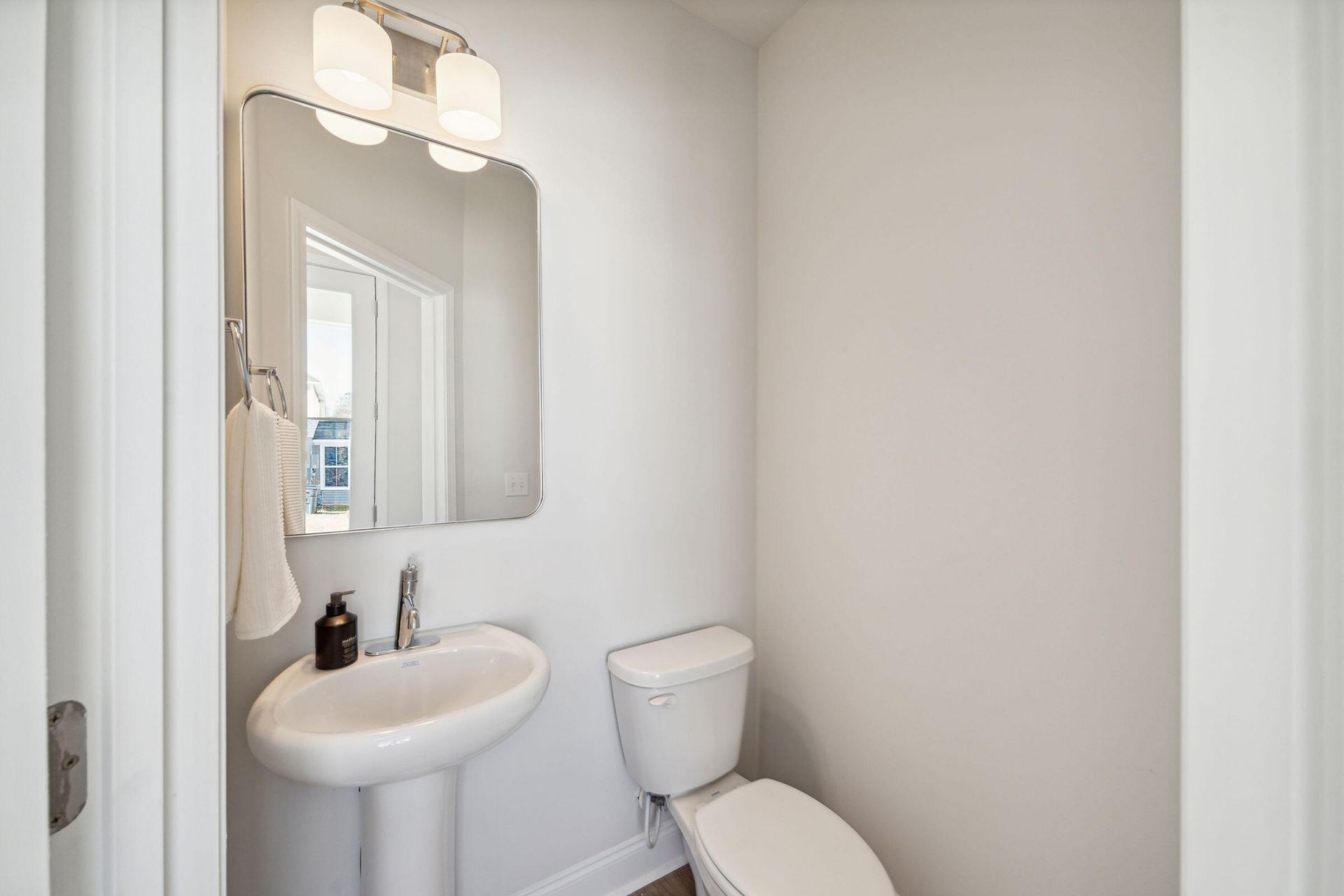 220 Harding Lane Photo 28