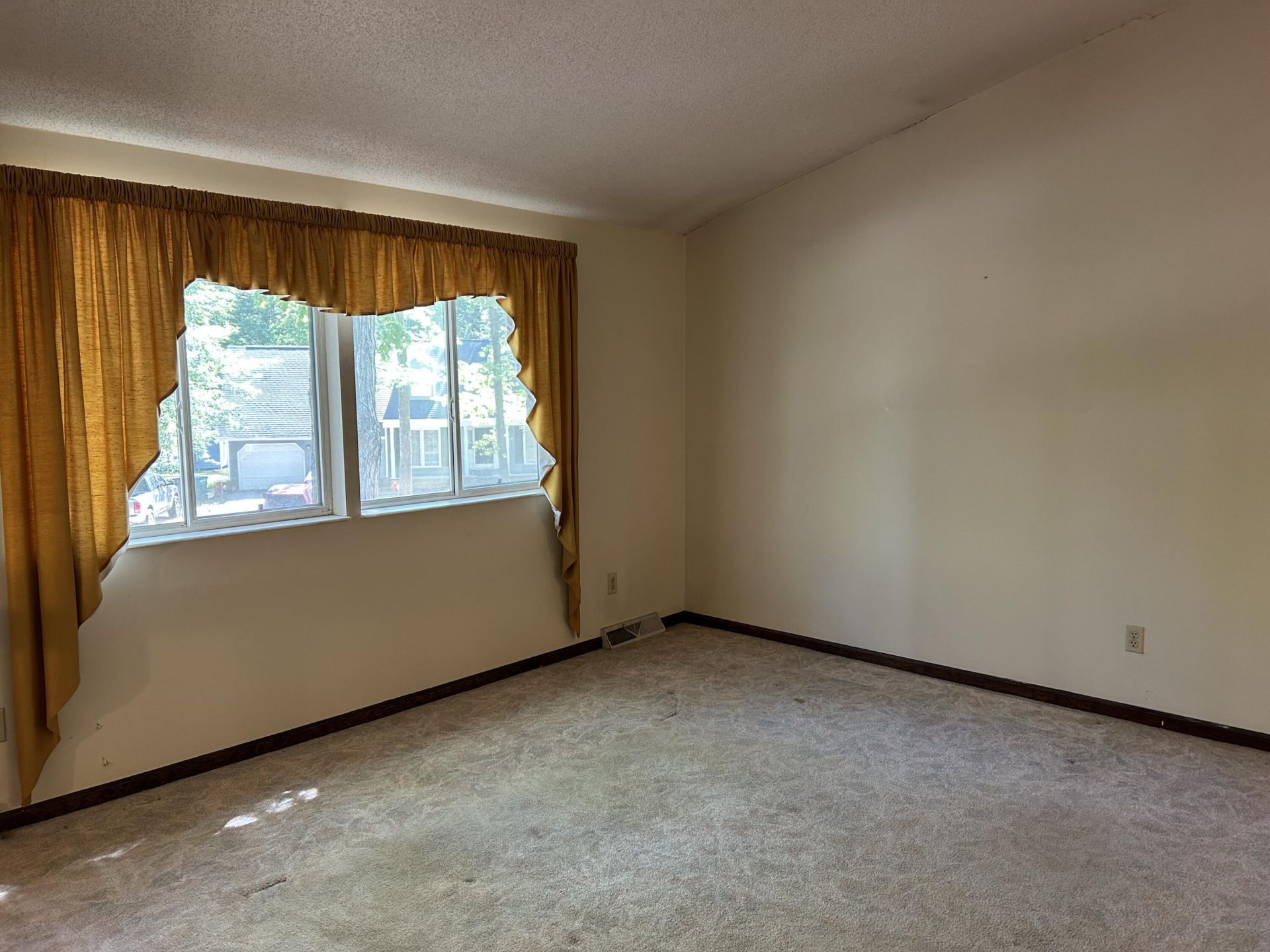 101 Timberlake Court Photo 18