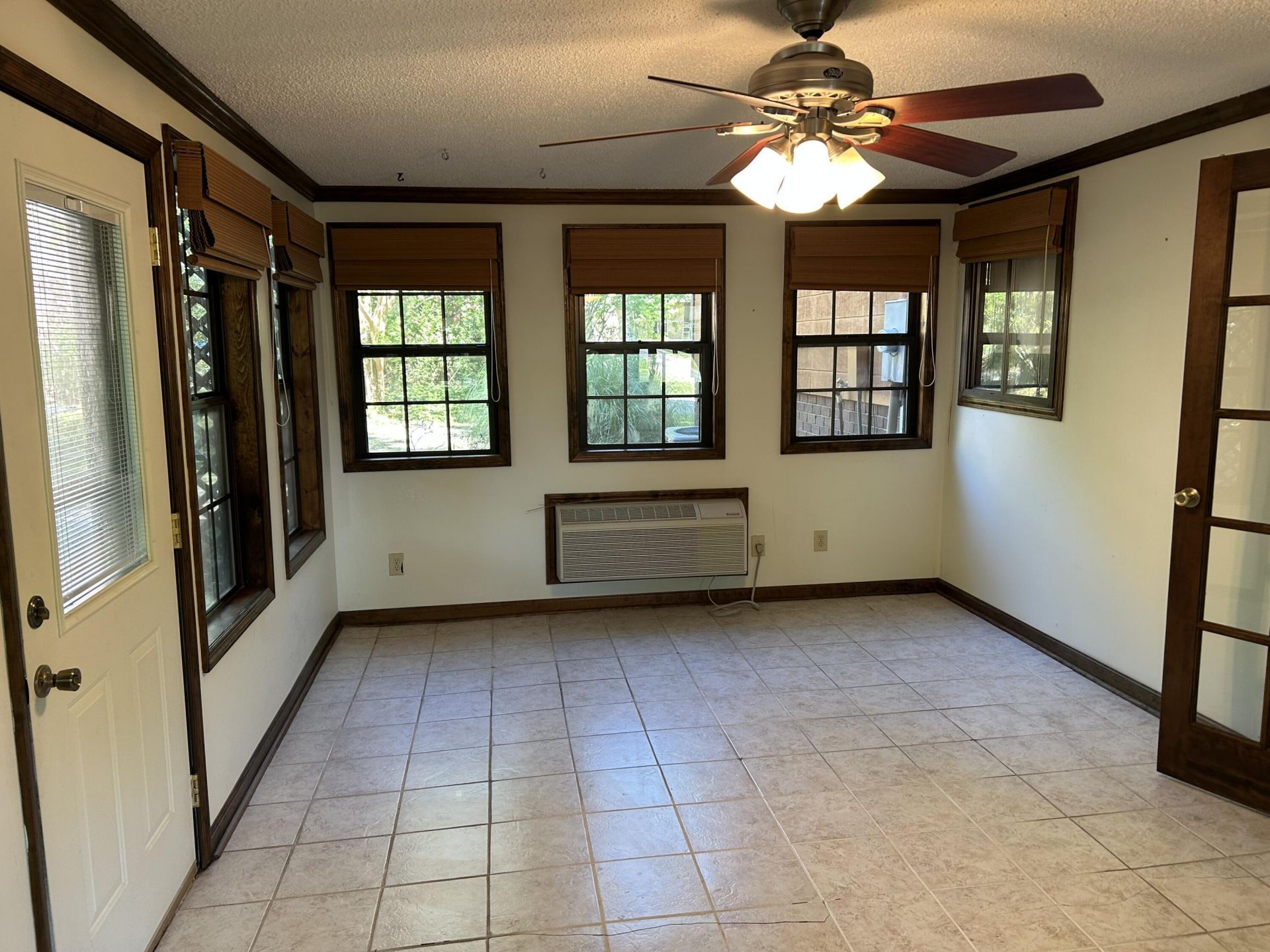 101 Timberlake Court Photo 25