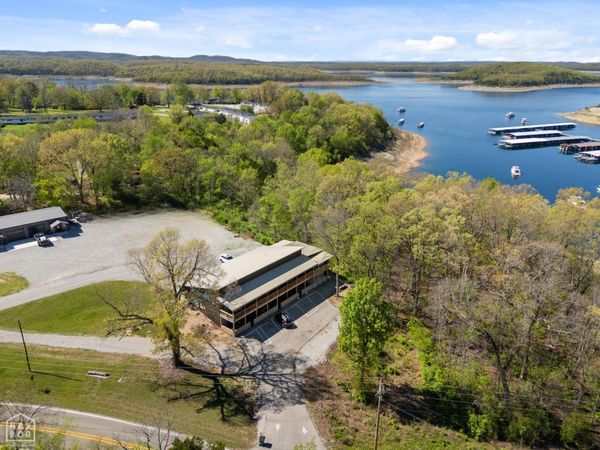 1912 Central Blvd, Bull Shoals, AR 72619