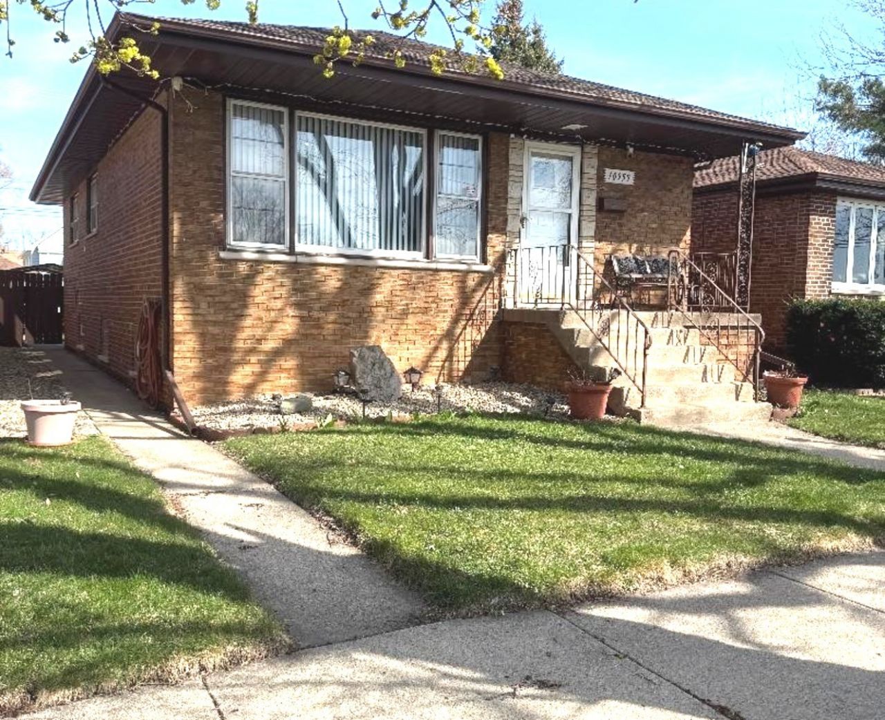 10955 S Mackinaw Avenue, Chicago, IL 60617 Main Photo