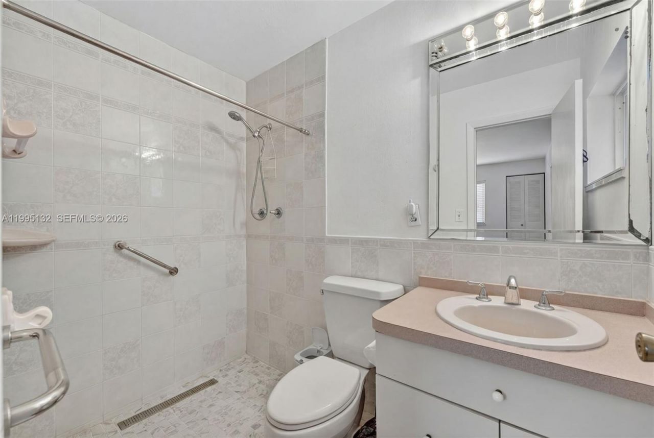 8805 SW 81st St, Miami, FL 33173 Photo