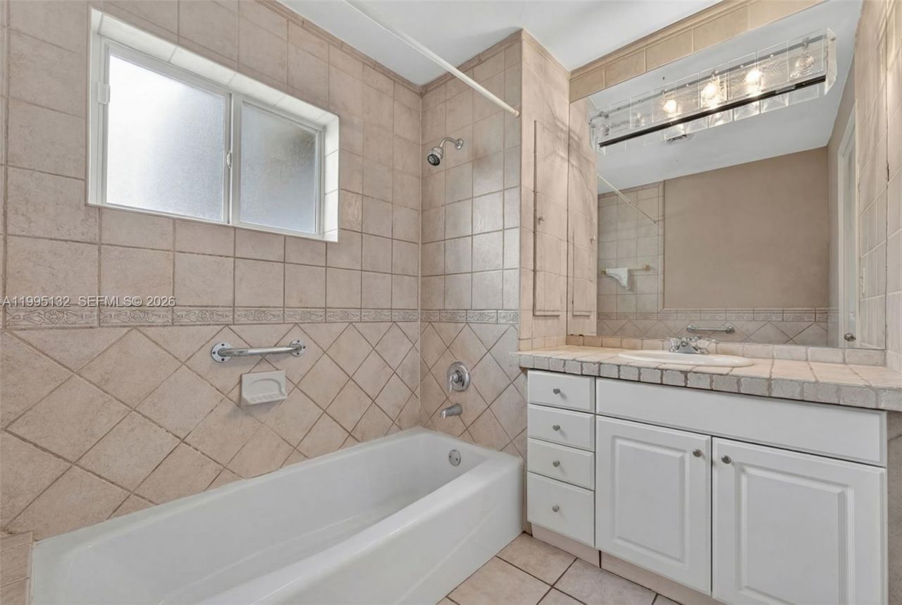 8805 SW 81st St, Miami, FL 33173 Photo