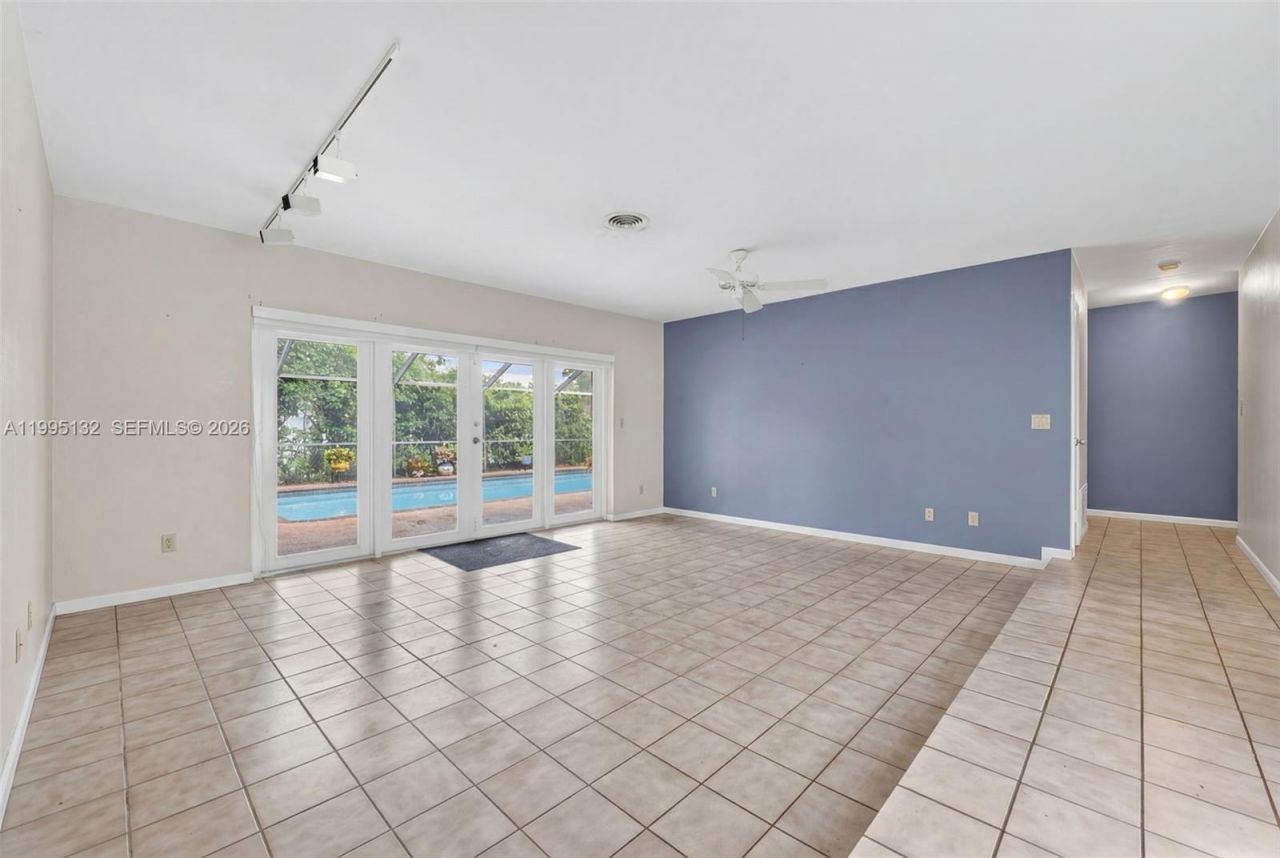 8805 SW 81st St, Miami, FL 33173 Photo