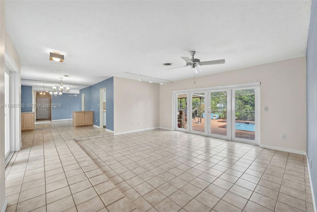 8805 SW 81st St, Miami, FL 33173 Photo