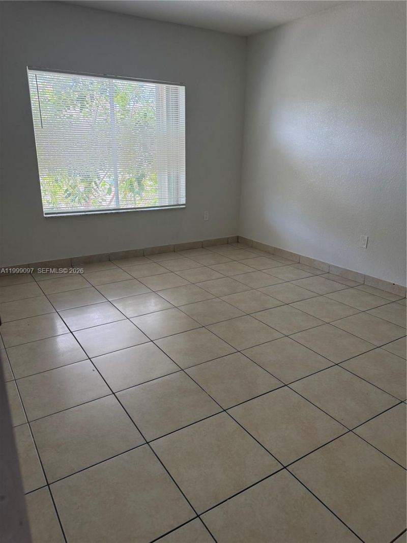 128 W 21st St, Unit 202, Hialeah, FL 33010 Photo