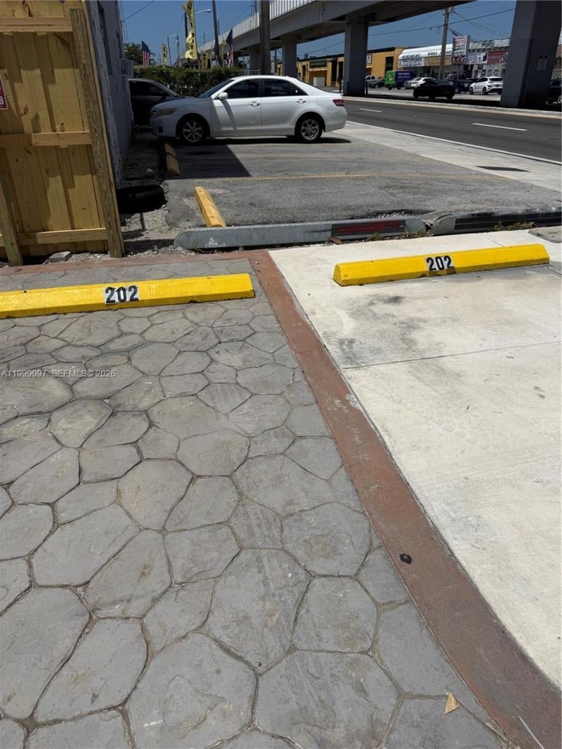 128 W 21st St, Unit 202, Hialeah, FL 33010 Photo