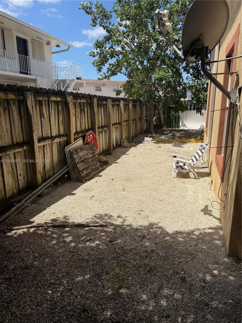 128 W 21st St, Unit 202, Hialeah, FL 33010 Photo