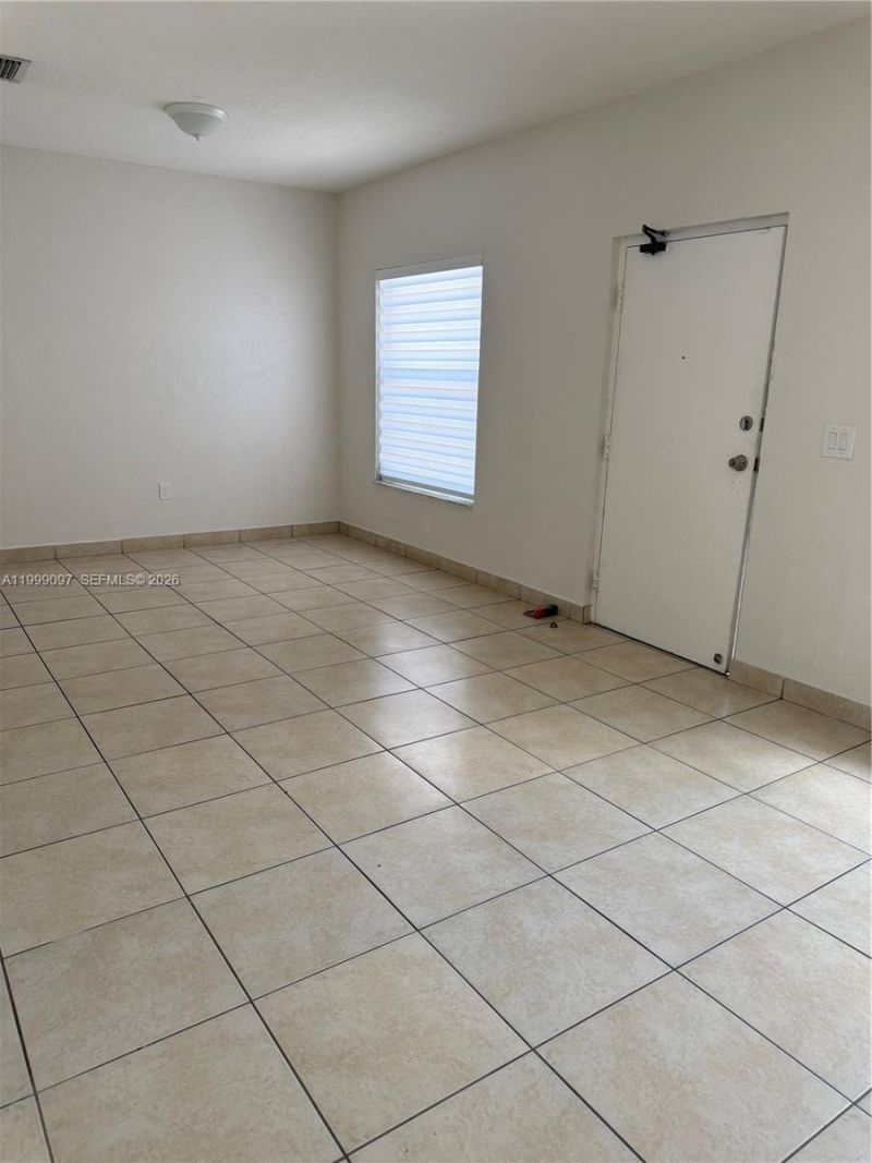 128 W 21st St, Unit 202, Hialeah, FL 33010 Photo