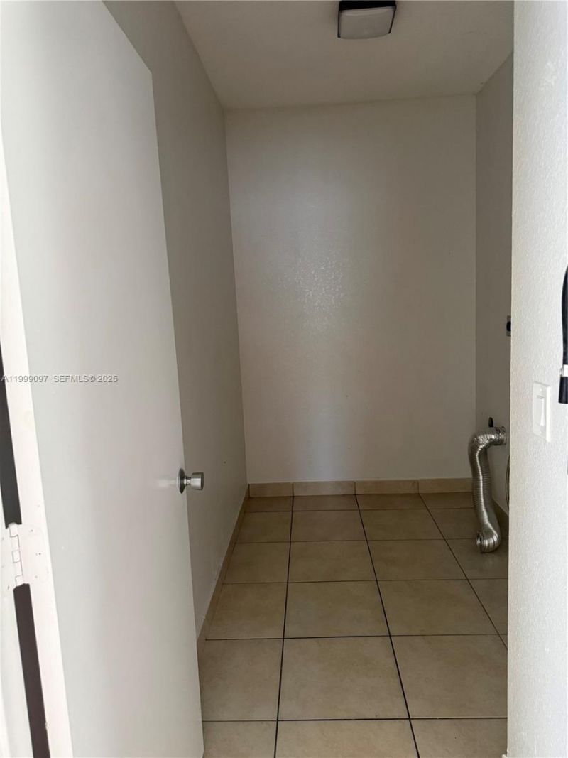 128 W 21st St, Unit 202, Hialeah, FL 33010 Photo