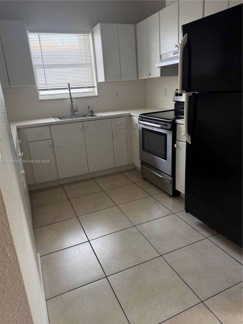 128 W 21st St, Unit 202, Hialeah, FL 33010 Photo