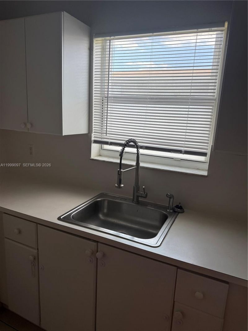 128 W 21st St, Unit 202, Hialeah, FL 33010 Photo