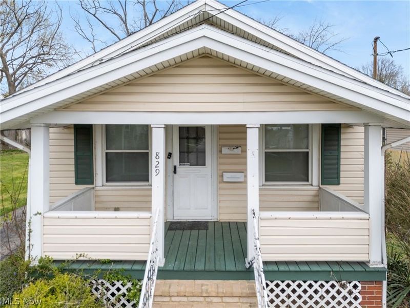 829 Indian Trail, Akron, OH 44314 Photo 2