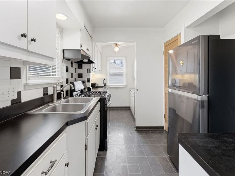 829 Indian Trail, Akron, OH 44314 Photo 7