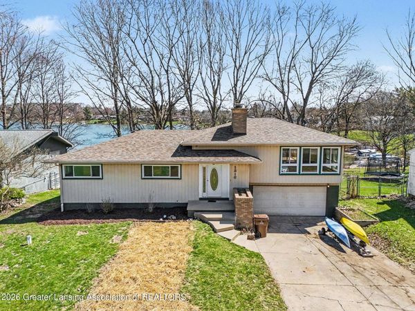 1316 W Geneva Drive, DeWitt, MI 48820