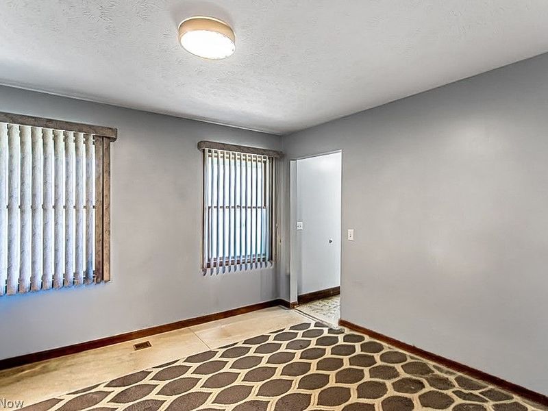 900 McArthur Drive, Girard, OH 44420 Photo 10