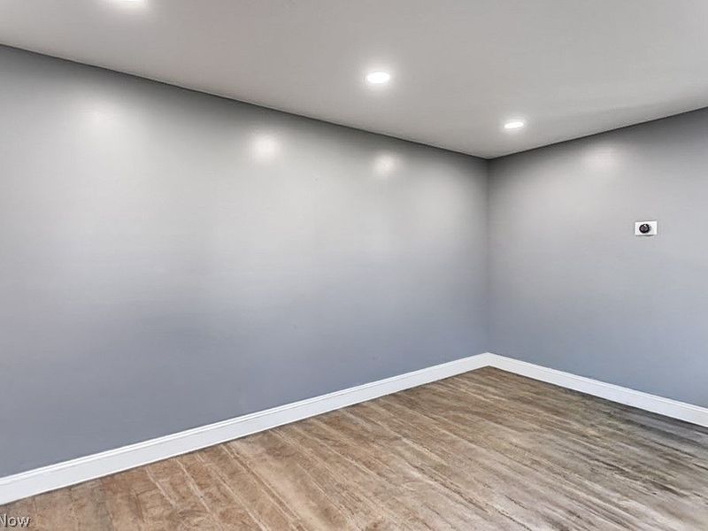 900 McArthur Drive, Girard, OH 44420 Photo 12