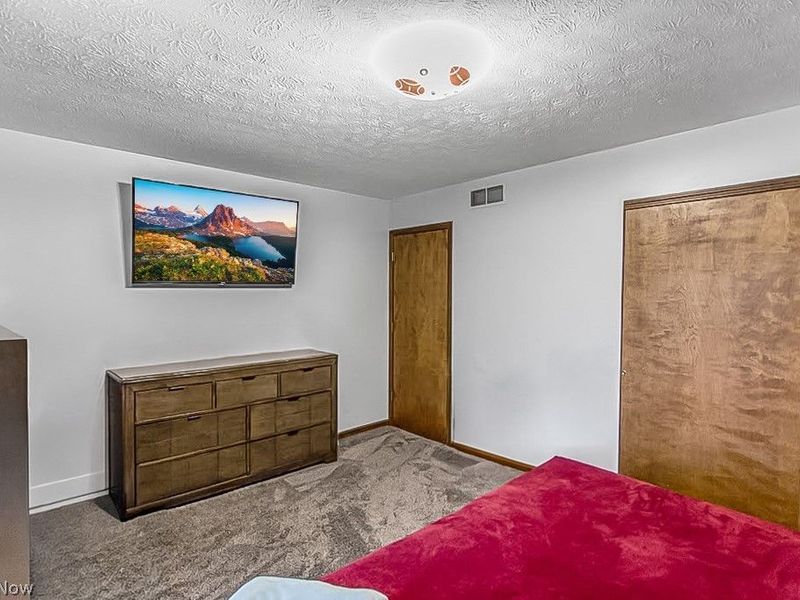 900 McArthur Drive, Girard, OH 44420 Photo 18