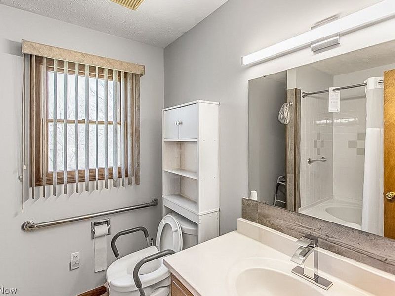 900 McArthur Drive, Girard, OH 44420 Photo 26