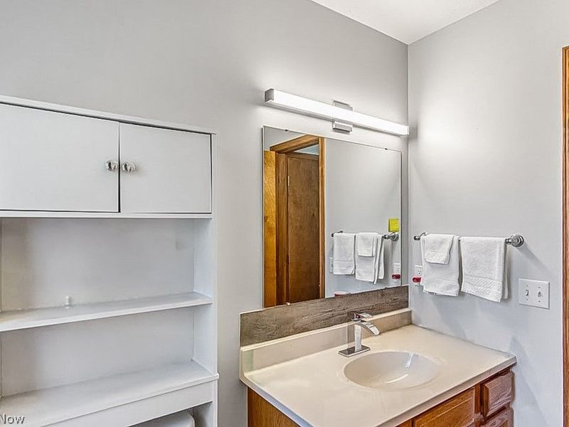 900 McArthur Drive, Girard, OH 44420 Photo 27