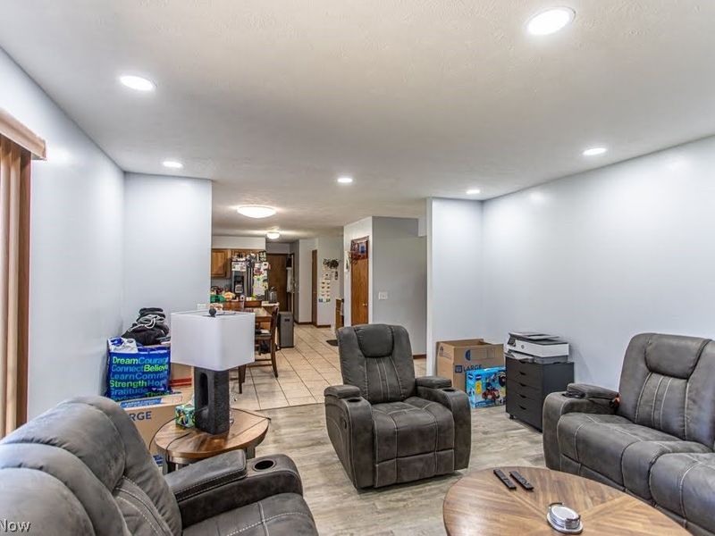 900 McArthur Drive, Girard, OH 44420 Photo 5