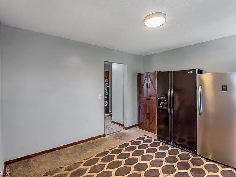 900 McArthur Drive, Girard, OH 44420 Photo 9