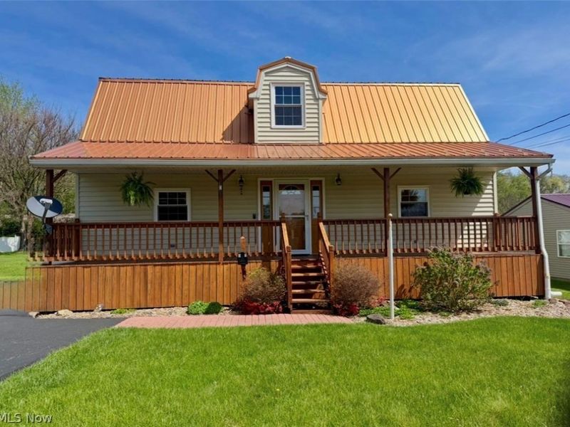 17 E Franklin Street, Newton Falls, OH 44444 Photo 1