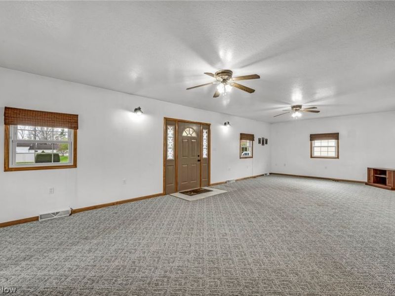 17 E Franklin Street, Newton Falls, OH 44444 Photo 11