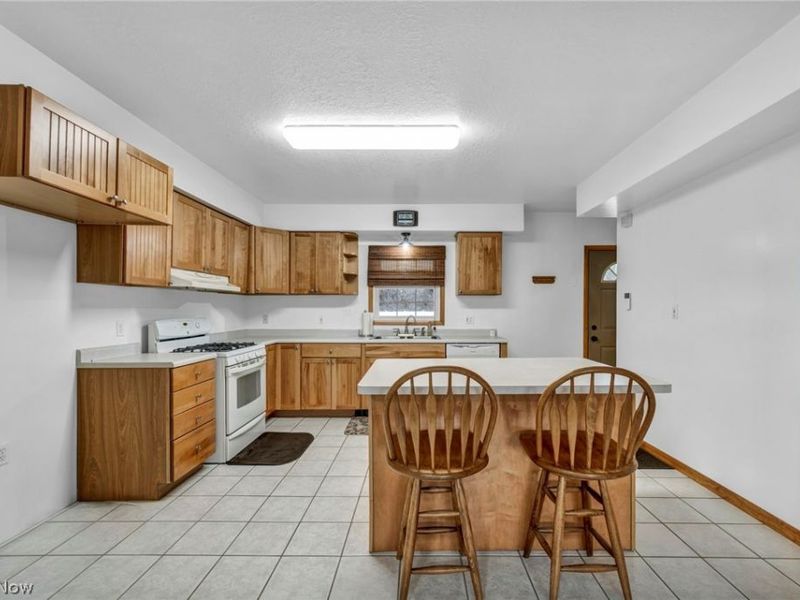 17 E Franklin Street, Newton Falls, OH 44444 Photo 6