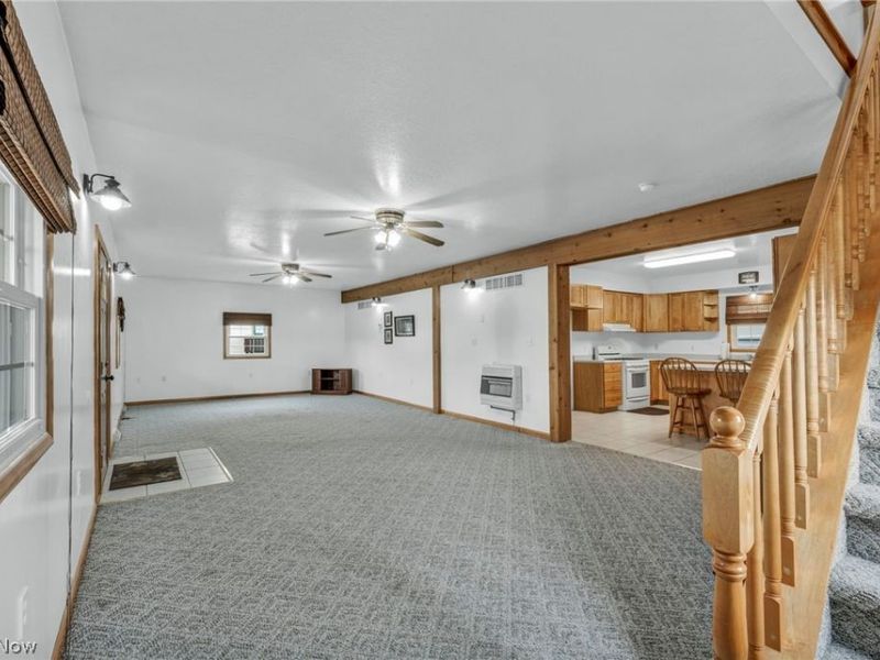 17 E Franklin Street, Newton Falls, OH 44444 Photo 9
