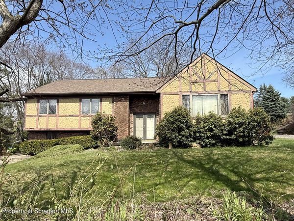 215 McKinley Drive, Jessup, PA 18434