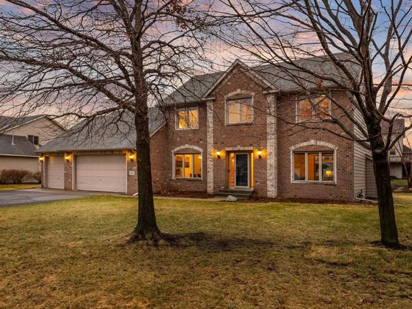 4102 Red Oak Lane, Chanhassen, MN 55331
