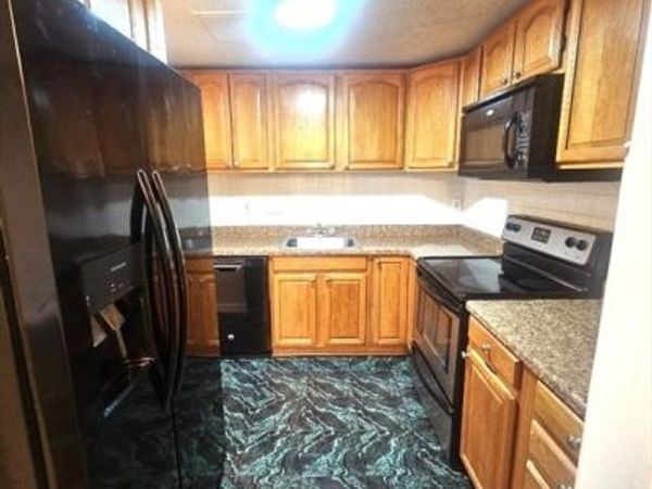 25 Longworth Ave, Unit 8, Brockton, MA 02301