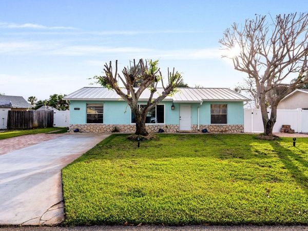 8675 SE Keathley, Hobe Sound, FL 33455