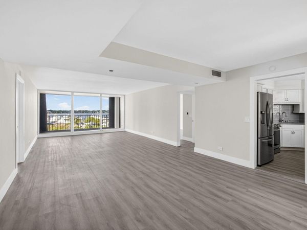 136 LAKESHORE Drive, Unit 511, North Palm Beach, FL 33408