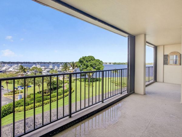 136 LAKESHORE Drive, Unit 511, North Palm Beach, FL 33408
