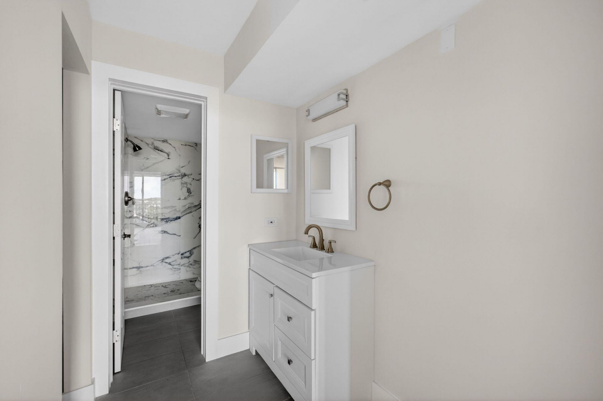 136 Lakeshore Drive, Unit 511, North Palm Beach, FL 33408 Photo
