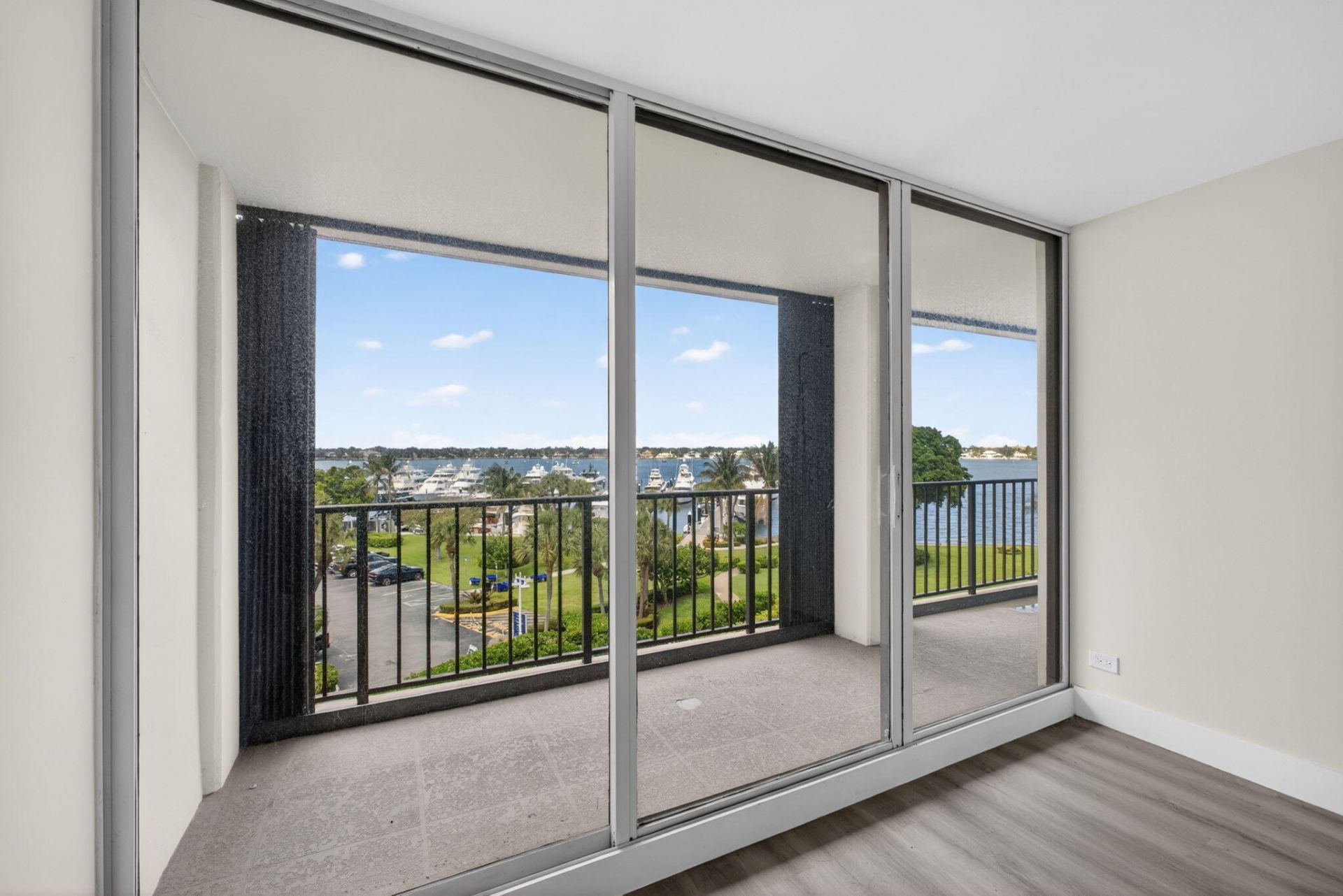 136 Lakeshore Drive, Unit 511, North Palm Beach, FL 33408 Photo