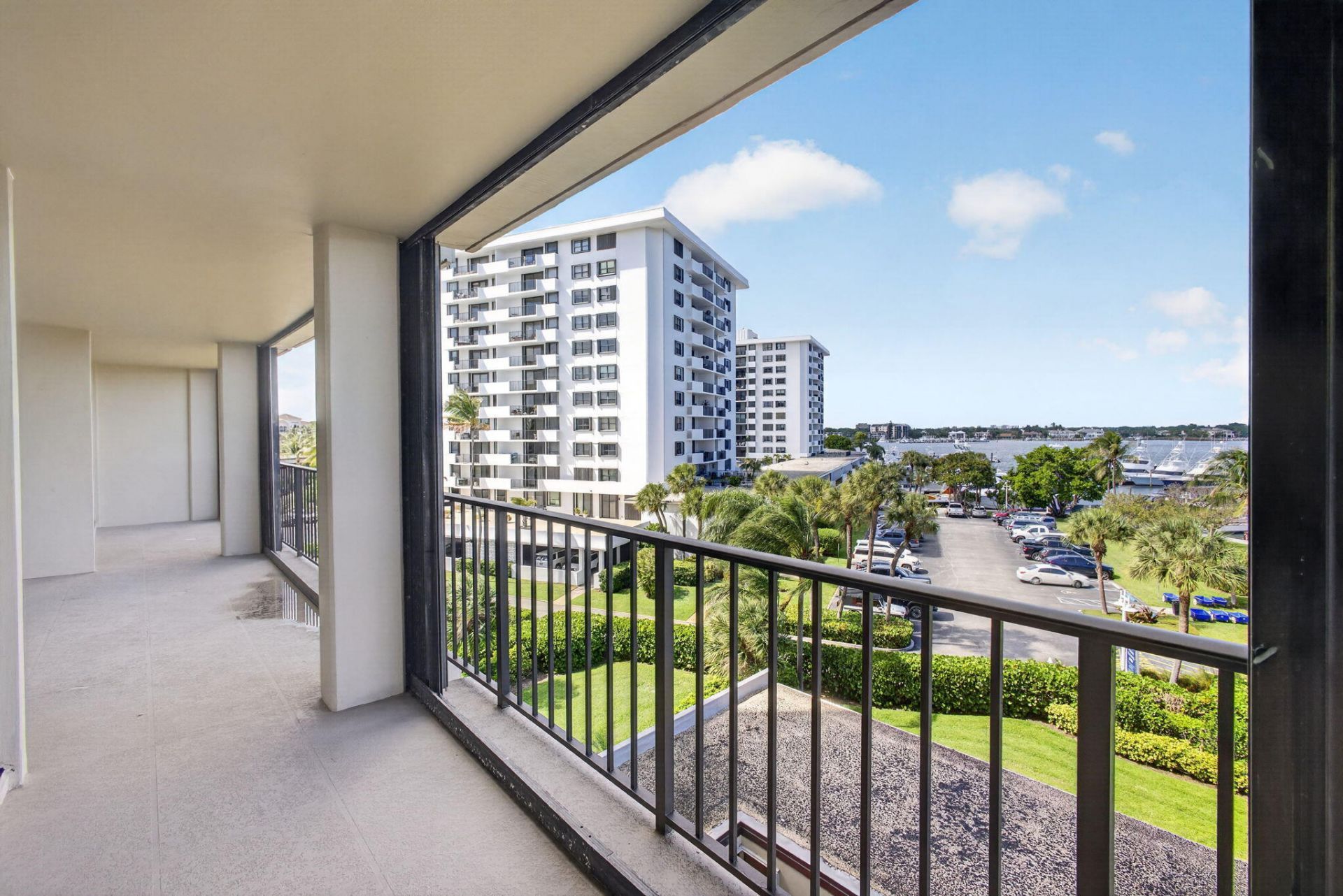 136 Lakeshore Drive, Unit 511, North Palm Beach, FL 33408 Photo