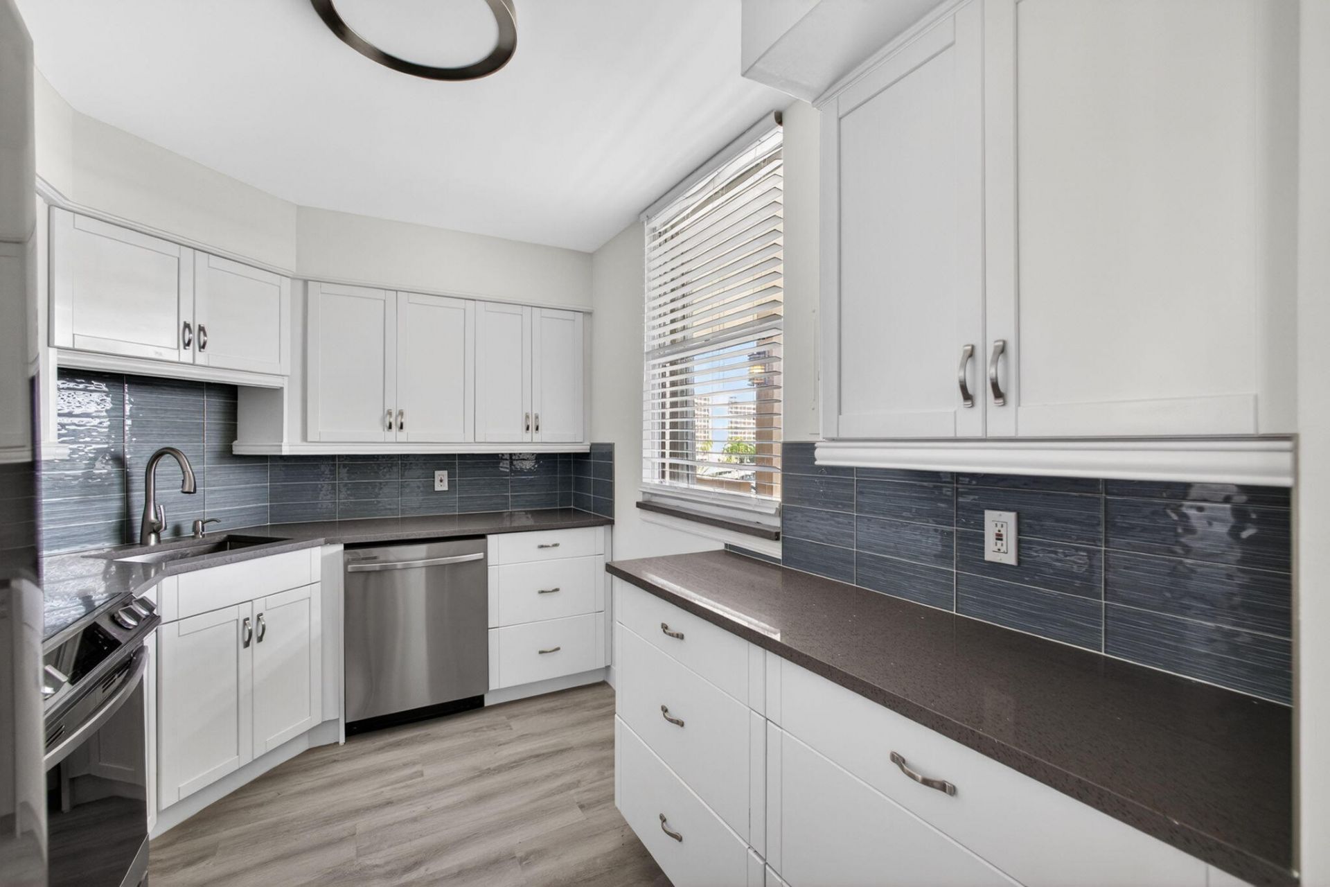 136 Lakeshore Drive, Unit 511, North Palm Beach, FL 33408 Photo