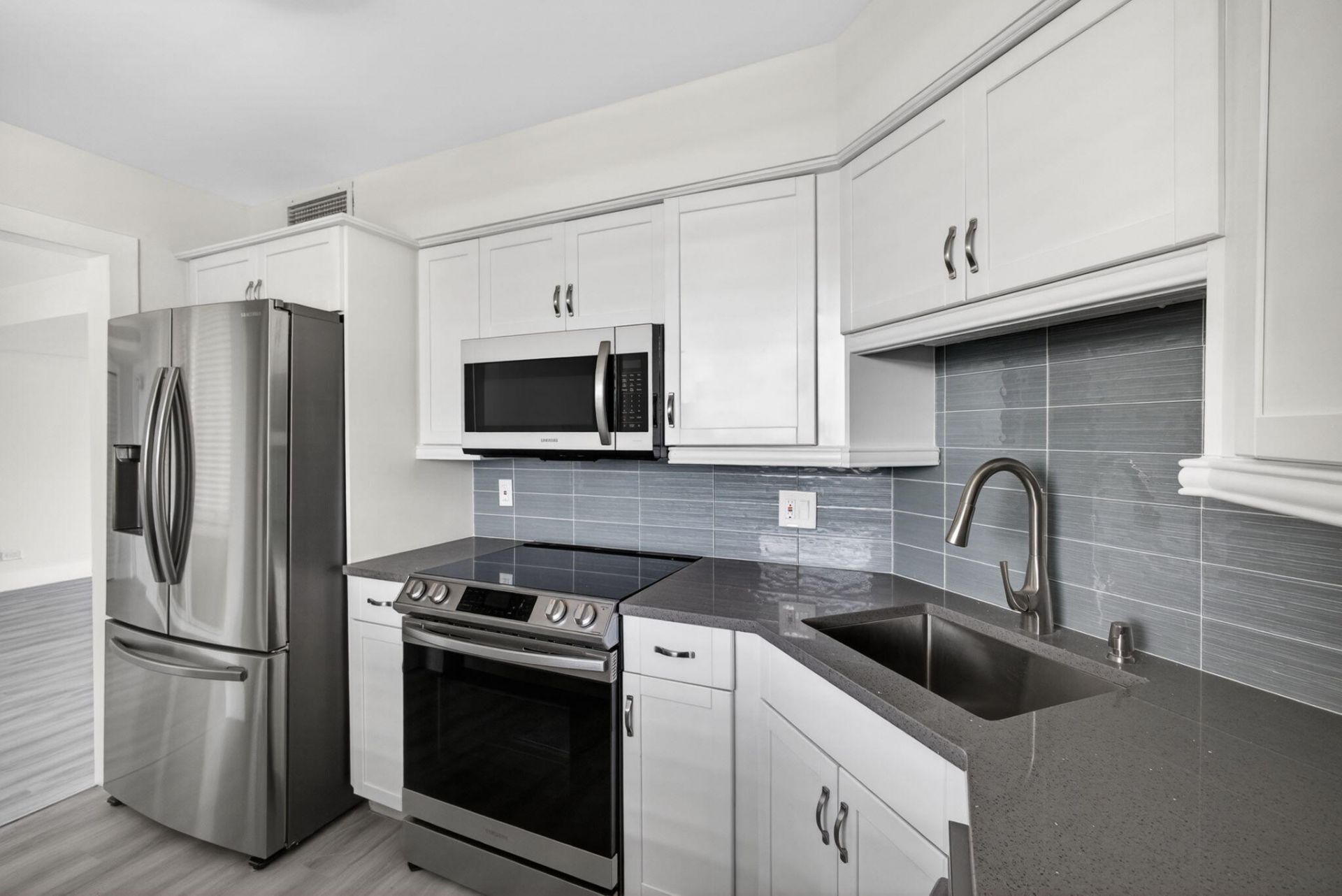 136 Lakeshore Drive, Unit 511, North Palm Beach, FL 33408 Photo