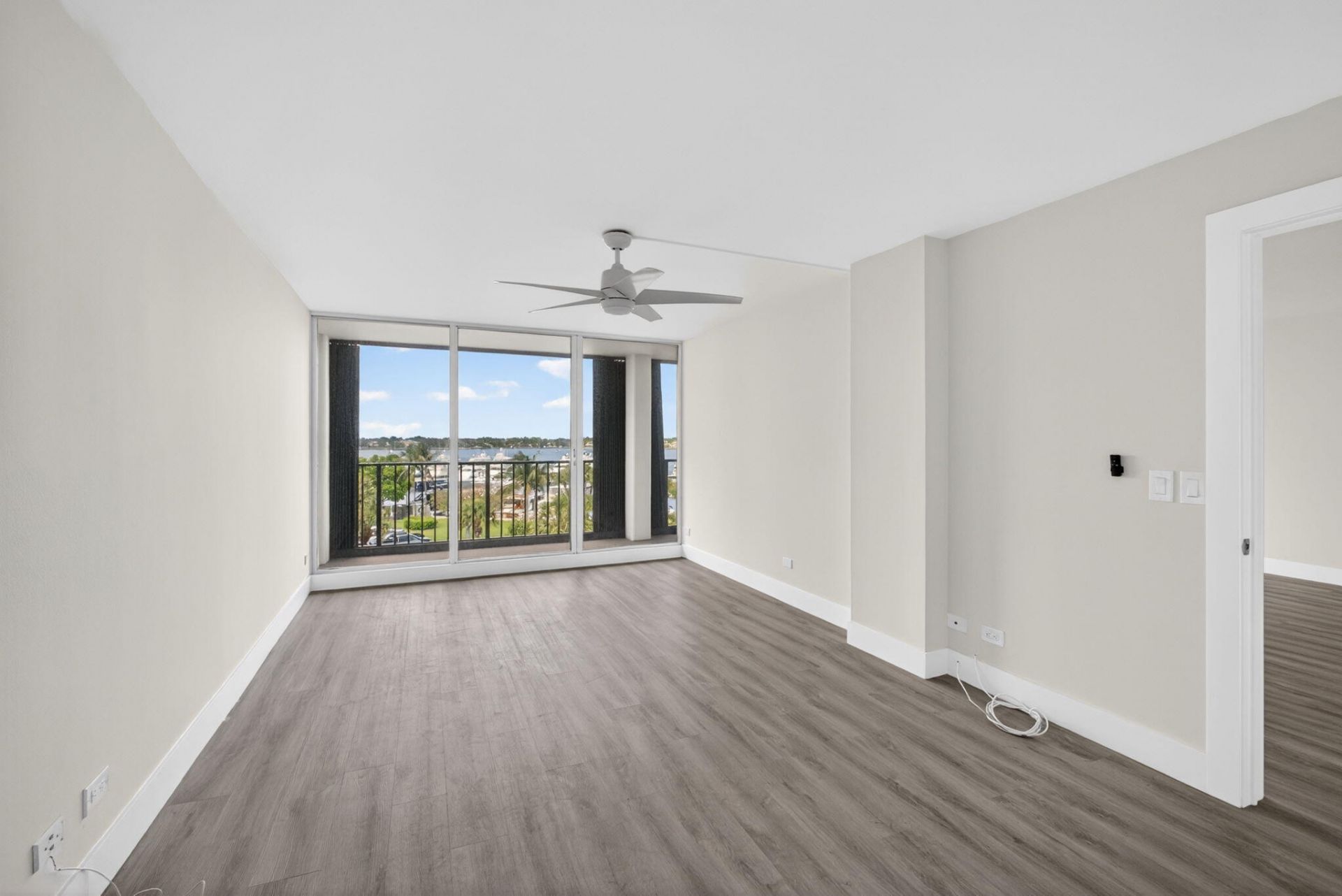 136 Lakeshore Drive, Unit 511, North Palm Beach, FL 33408 Photo