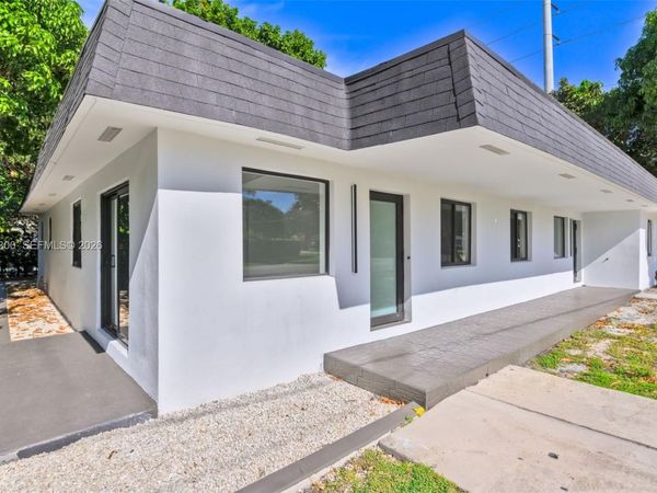 1595 NE 143rd St, Unit 1, North Miami, FL 33161