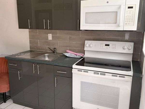 1105 NE 119th St, Unit A, Biscayne Park, FL 33161