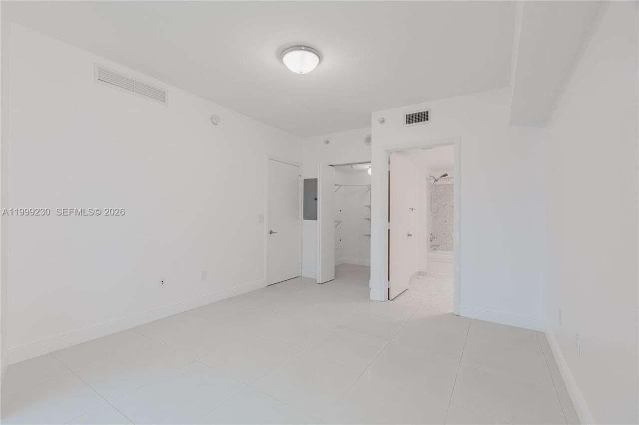 185 SW 7th St, Unit 2007, Miami, FL 33130 Photo