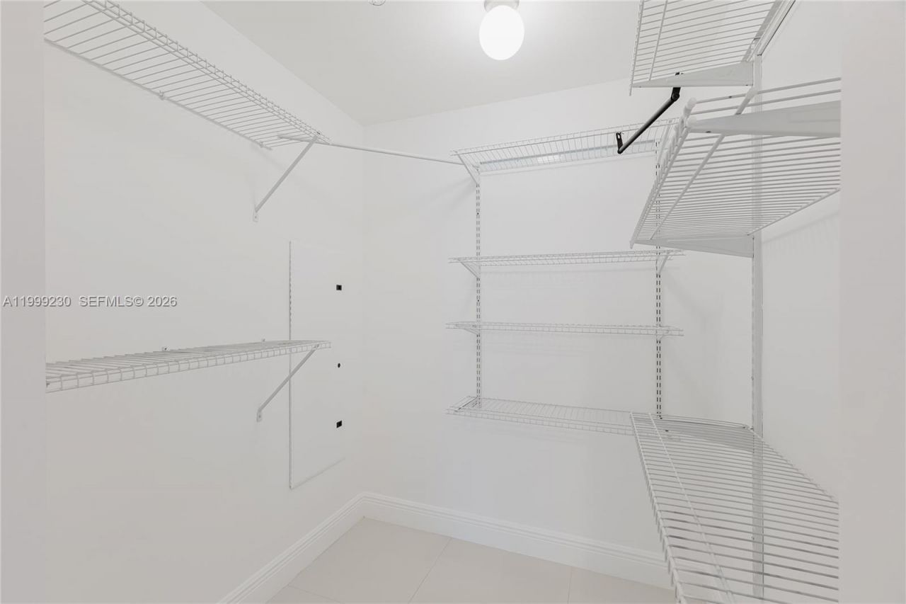 185 SW 7th St, Unit 2007, Miami, FL 33130 Photo